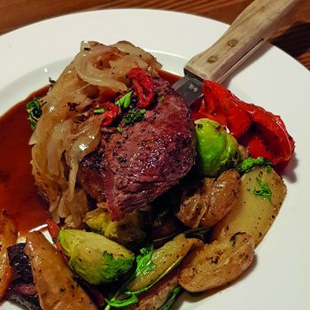 Bison Steak / Jasper Brewing Co.