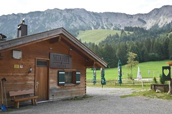 Die Moorhütte hat wieder geöffnet.