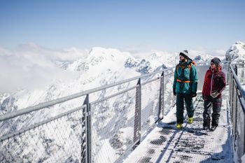 Der Nordwandsteig führt um den Gipfel des Nebelhorns herum.