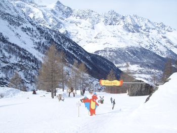 Der Kinderpark im Skigebiet Saas-Almagell.