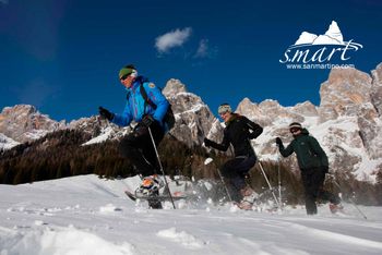 Zusammen mit einem Bergführer geht es durch den Naturpark.