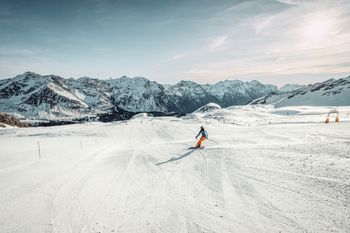 Von sanften Hängen bis zur schwarzen Al Mur ist in San Bernardino für jede Könnerstufe etwas dabei.
