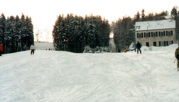 Die Pisten in Sebnitz sind blau und rot markiert und eignen sich so gut für Anfänger und leicht Fortgeschrittene