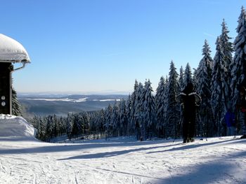 Silbersattel Steinach ist mit insgesamt vier Kilometer Pistenabfahrten das größte Skigebiet in Thüringen