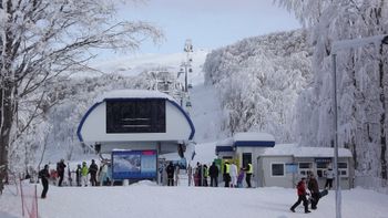 Von Jabučko ravnište geht es mit der Gondel bergwärts