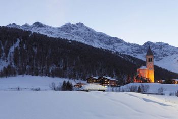 Winterwanderung auf dem Rundweg durch das Suldental