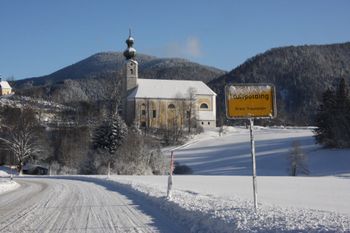 Das Wahrzeichen von Ruhpolding: die Pfarrkirche St. Georg.