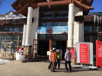 Der Eingang zur Gondelbahn.