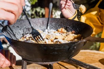 beliebte österreichische Nachspeise - der Kaiserschmarrn