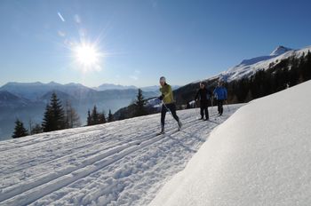 Langläufer genießen das Panorama.