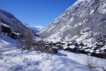 Die malerische Winterlandschaft rund um Täsch.