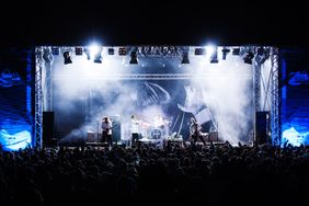 Zum Saisonopening warten viele Skigebiete mit internationalen Top-Acts auf!