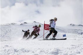 Der Kleiderwahl sind beim Seilrennen in Hochfügen keine Grenzen gesetzt.
