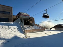 Der neue 6er-Sessellift zum Almberg hat kurz nach Weihnachten den Betrieb gestartet.