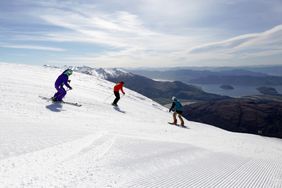 Treble Cone: Skiing with unique views of Lake Wanaka