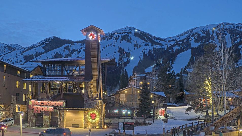 Webcam located at: Tram Station Jackson Hole Mountain Resort