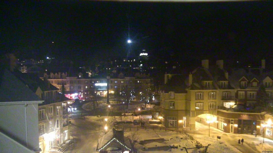 Webcam located at: Tremblant: Base Station Cabriolet