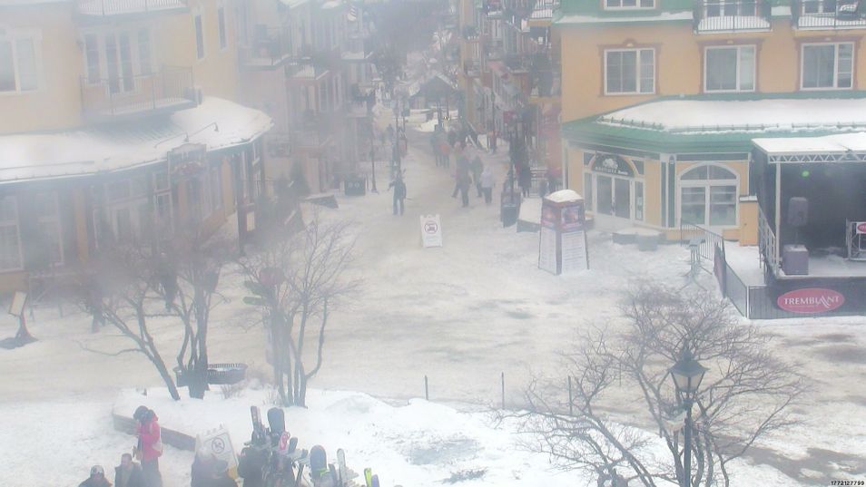 Webcam mit dem Standort: Tremblant: Place Saint Bernard