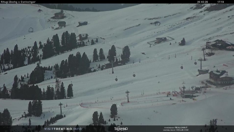 Webcam located at: Val di Fiemme, Rifugi Zisch and Genischer