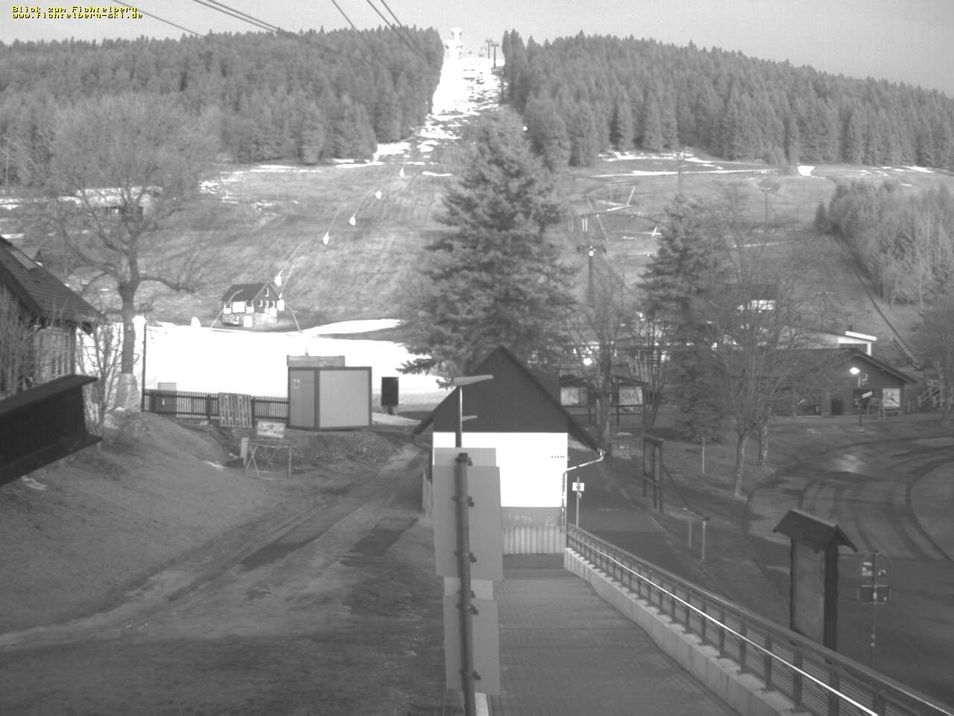 Webcam located at: Valley station 