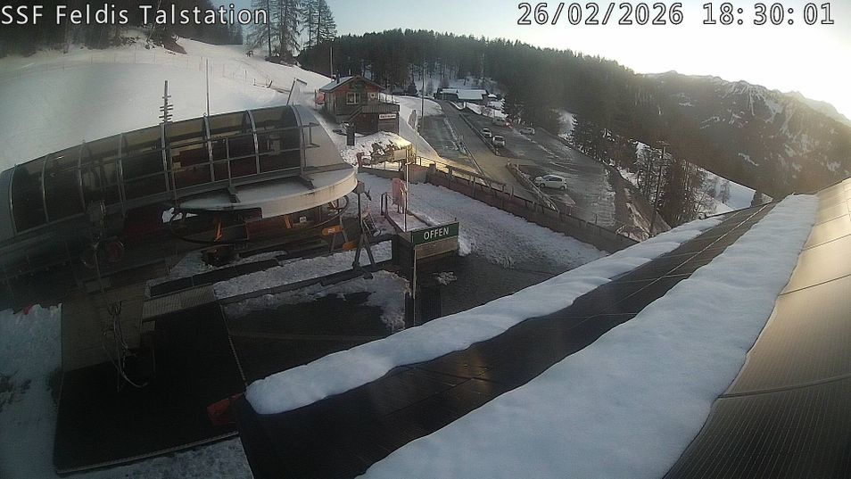 Webcam located at: Valley station Feldis/ Veulden