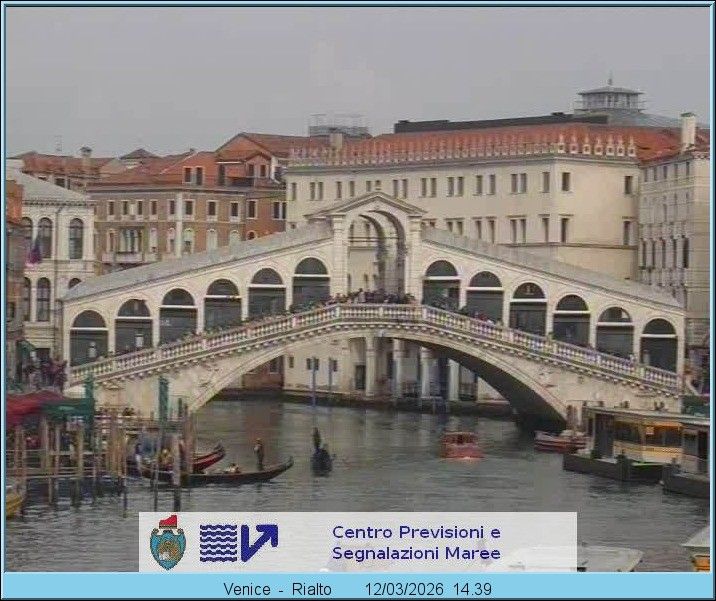 Webcam located at: Venice: Rialto Bridge