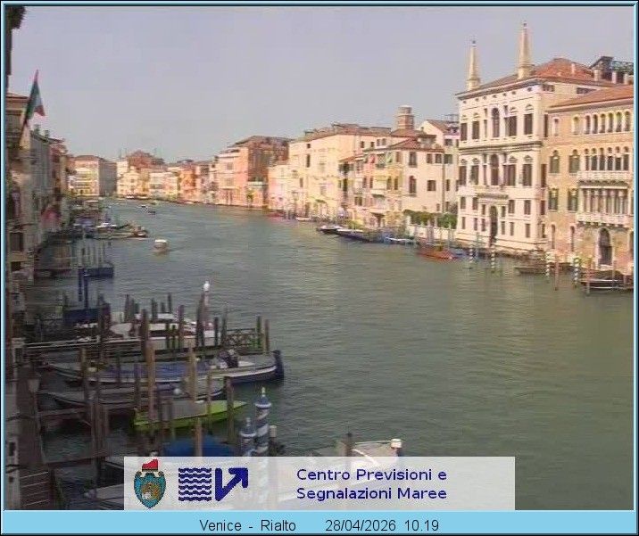 Webcam located at: View of Canal Grande in Venice