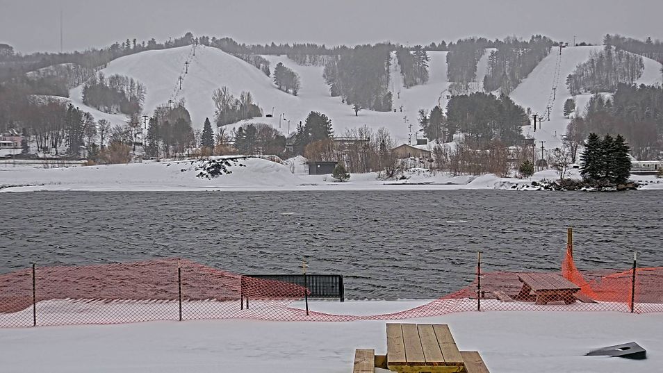 Webcam located at: Mont Ripley Ski Hill