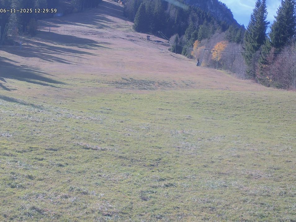 Webcam located at: Spieserlifte Unterjoch View of the ski run