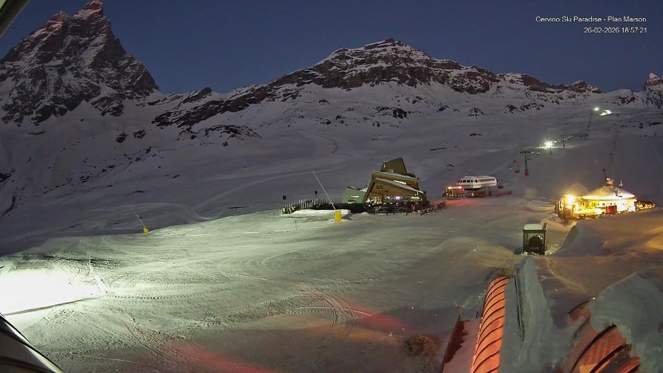 Webcam located at: Plan Maison / Breuil Cervinia