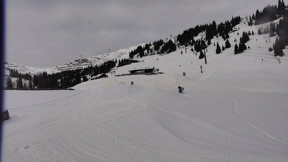 Webcam located at: Absolut Park Flachauwinkl