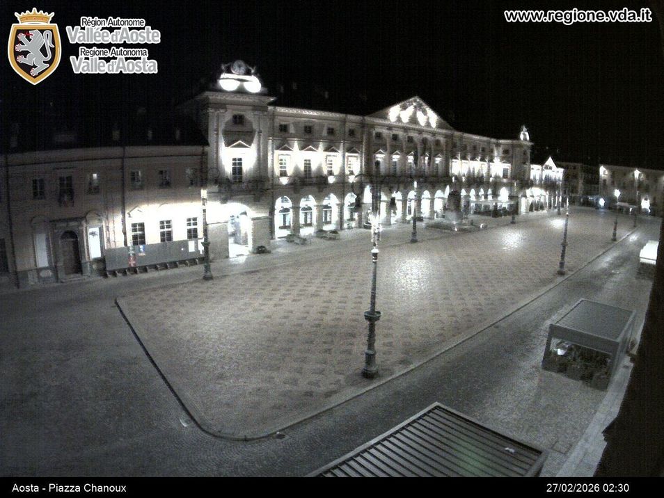 Webcam located at: Aosta, Piazza Chanoux
