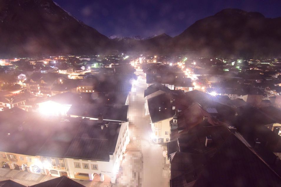 Webcam mit dem Standort: Alpenwelt Karwendel - Mittenwald Kirche