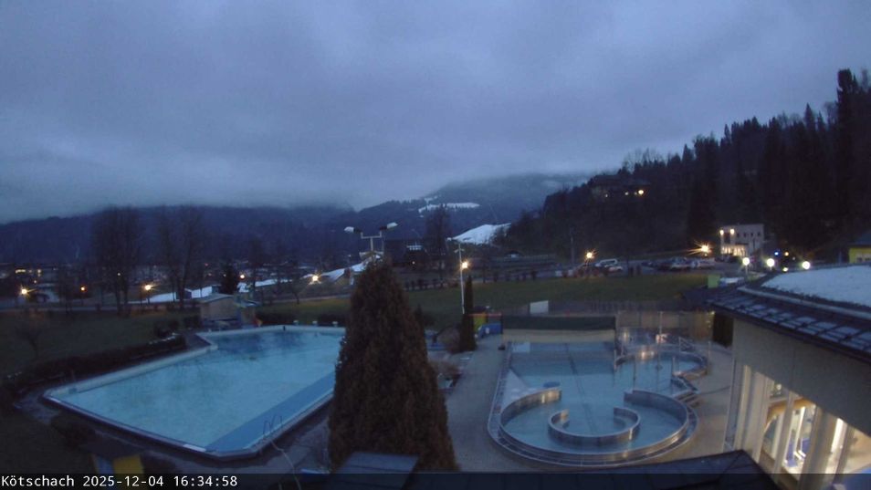 Webcam located at: Aquarena Outside area