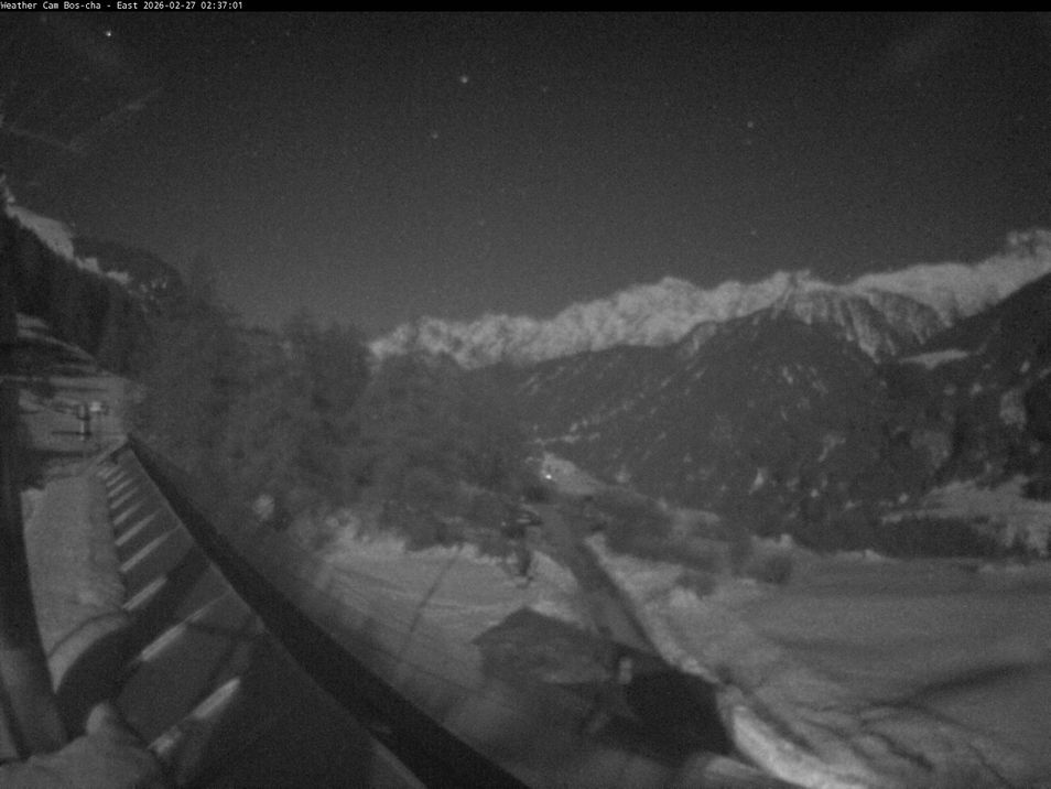 Webcam located at: Ardez, Bos-cha: Looking East