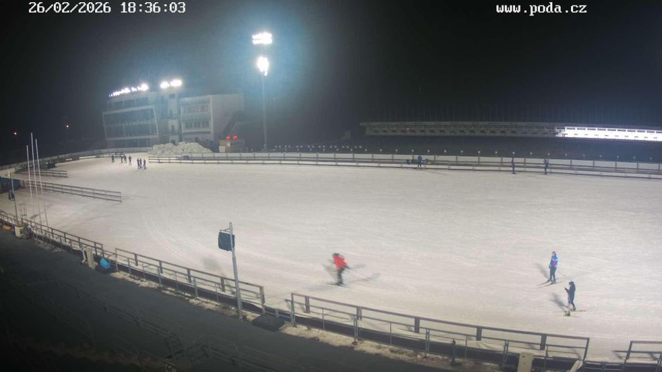 Webcam mit dem Standort: Biathlon Arena Nové Město - Blick zum Schießstand