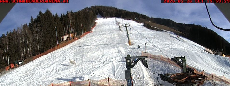 Webcam located at: Base station of skiing area 