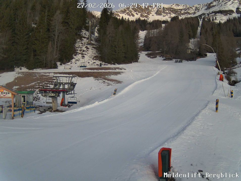 Webcam located at: Brunnalm - Base Station Muldenlift