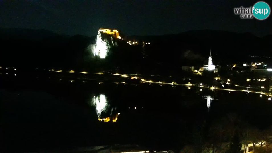 Webcam mit dem Standort: Bled: Blick auf See und Burg