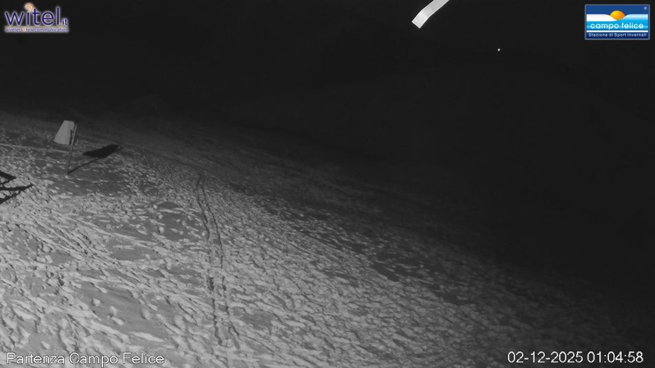 Webcam located at: Campo Felice - rope lift Baby Campo Felice, slope Scorpione and chairlift Nibbio
