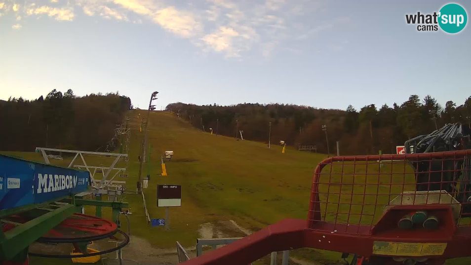 Webcam located at: Maribor: Chair Lift at Snezni Stadion