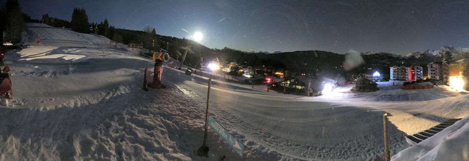 Webcam located at: Chairlift in Morillon Ski Resort