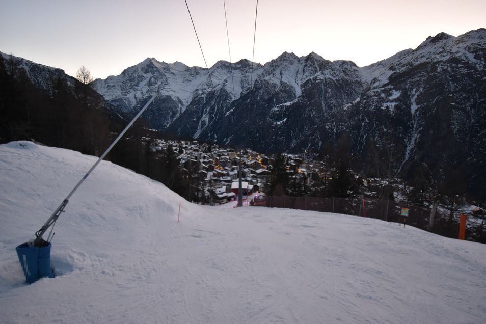Webcam mit dem Standort: Dorf Grächen - Talabfahrt