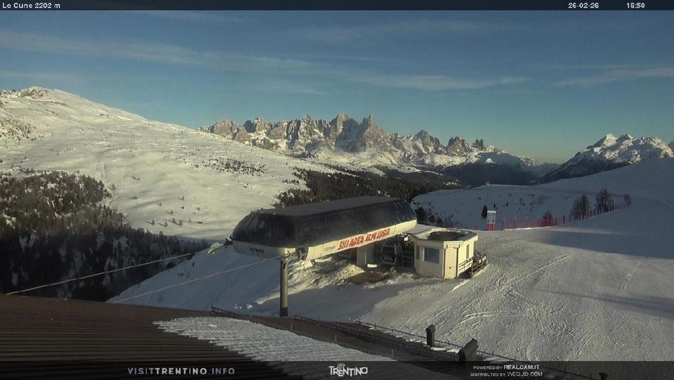 Webcam mit dem Standort: Fassatal - Moena - Ankunft der Gondelbahn 
