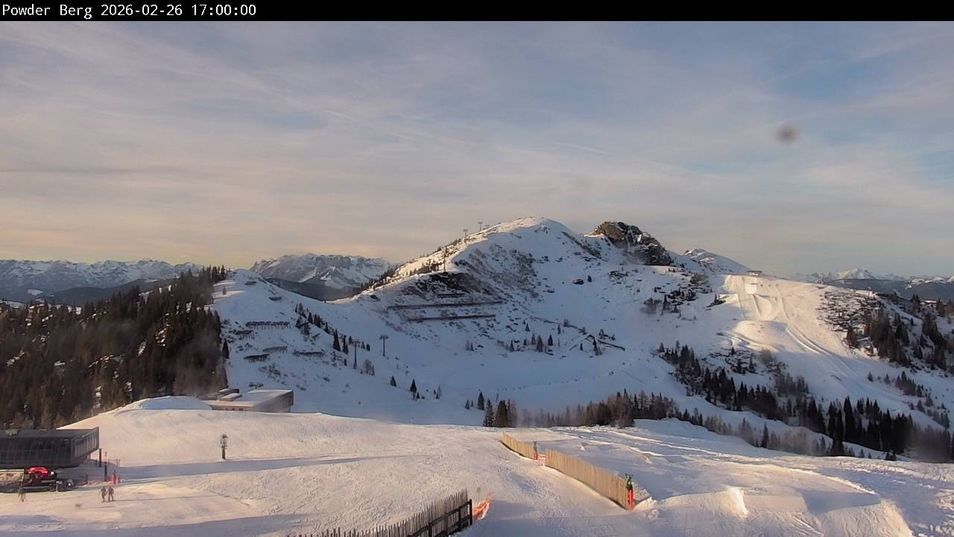 Webcam located at: Shuttleberg: Top Station Powder Shuttle