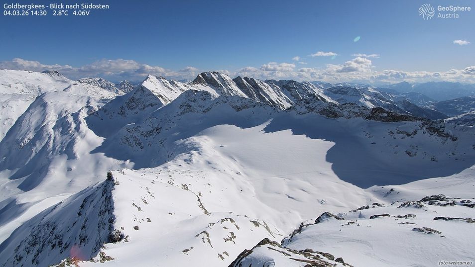 Webcam located at: Goldbergkees -View to the Southeast