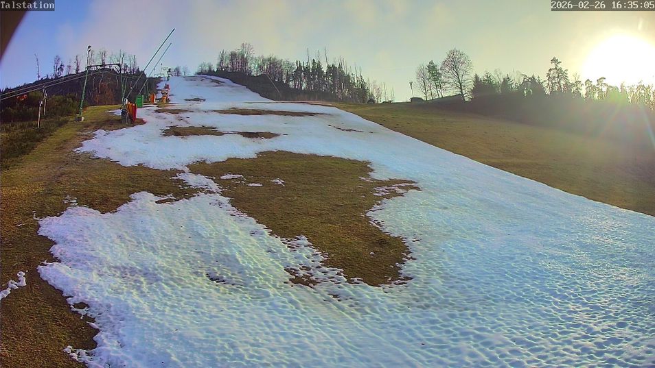 Webcam located at: Hesselbacher Gletscher valley station