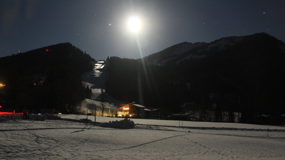 Webcam located at: Unken: Heutal Top Station