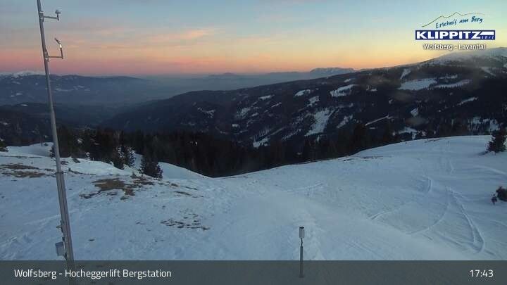 Webcam located at: Hocheggerlift Top Station