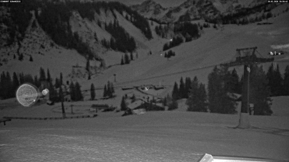 Webcam mit dem Standort: Almenwelt Lofer: Kinderbereich und Talstation Family Express